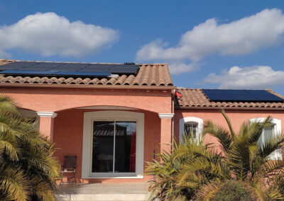 Installation surimposition - 8 panneaux solaires Sunpower p3 375 - micro onduleurs IQ 7A - 3 kWc - Clermont l'Hérault 34800 - Janvier 2022 - Installateur Libow