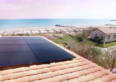 Installation en autoconsommation en surimposition -Frontignan 34110- Avril 2022 - 3 kWc 8 panneaux solaires sunpower et micro onduleurs IQ7A - Libow