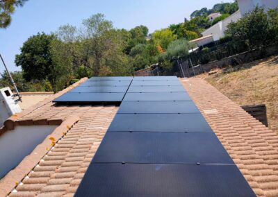 Surimposition en autoconsommation solaire - 12 Installation panneaux solaires Sunpower avec Micro onduleurs IQ7A - 4,5 kWc - Bezouce -30320 - Aout 2022 - Poseur photovoltaïque 30