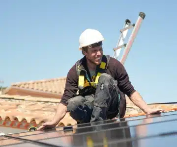 techniciens-solaires-libow-2 installation panneaux solaires et batterie