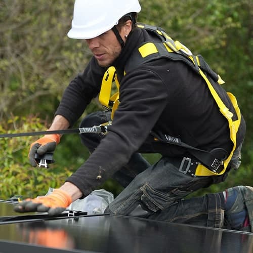 technicien-libow-chantier-photovoltaique-min